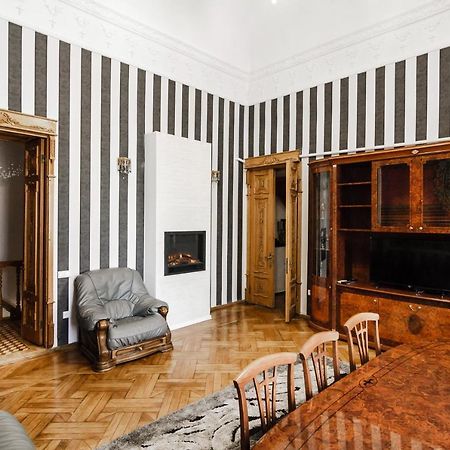 Katerynynska Street 3-Bedrooms Apartment Odesa Exterior photo