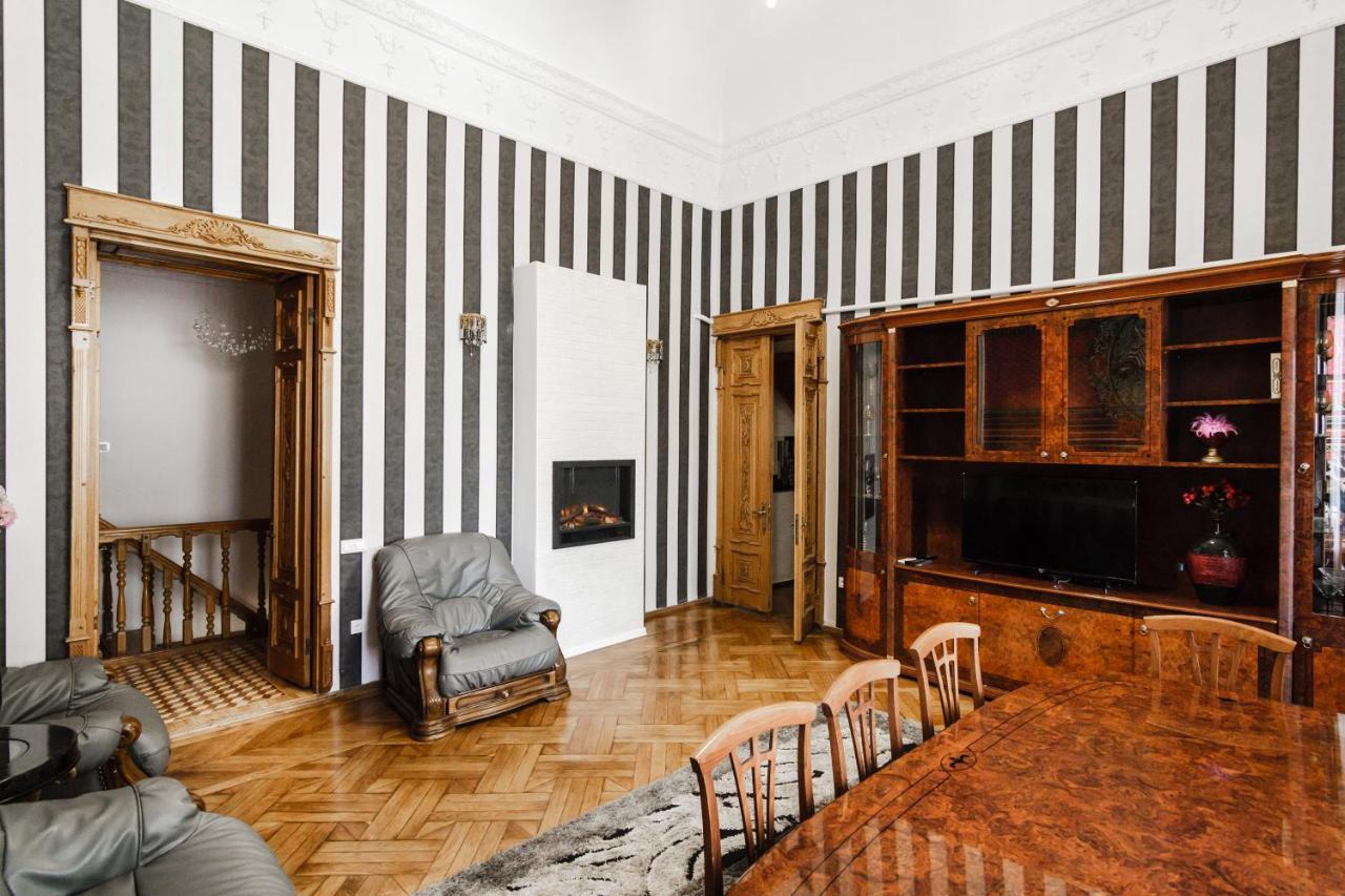 Katerynynska Street 3-Bedrooms Apartment Odesa Exterior photo